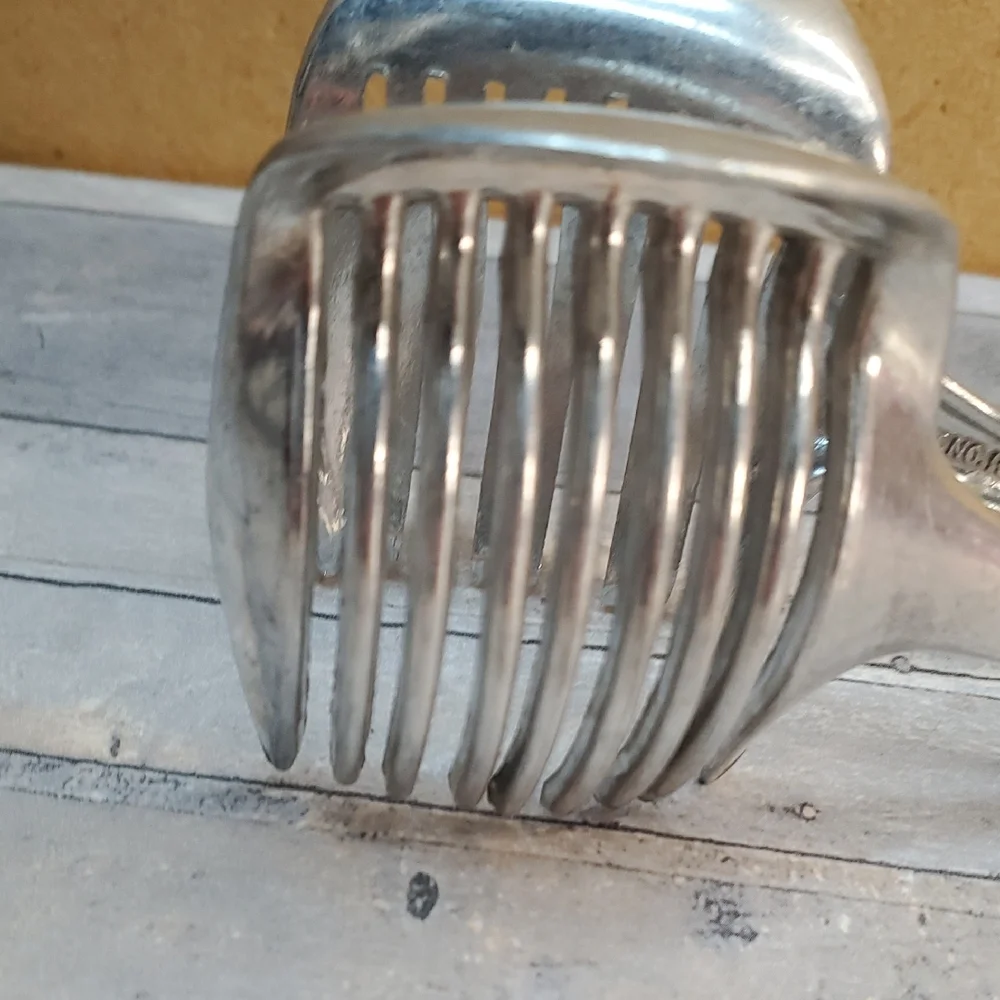 Cast Aluminum Kitchen Cutting Aid
